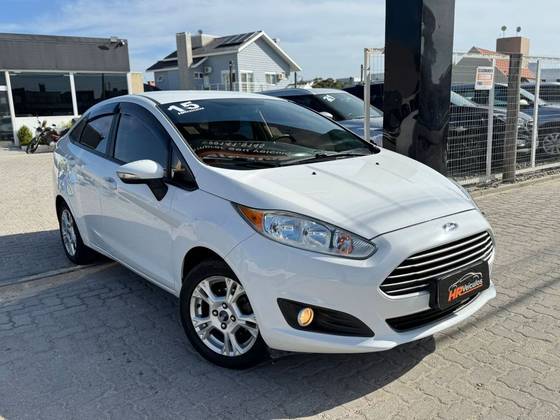 FORD FIESTA 1.6 SE SEDAN 16V FLEX 4P POWERSHIFT